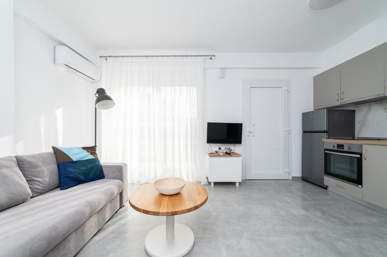 Dionysos Residential Complex Lägenhet Ofrínion Exteriör bild