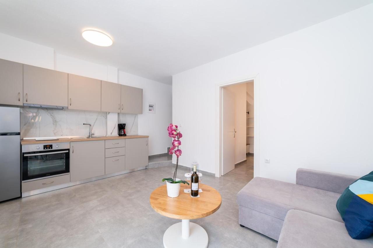 Dionysos Residential Complex Lägenhet Ofrínion Exteriör bild