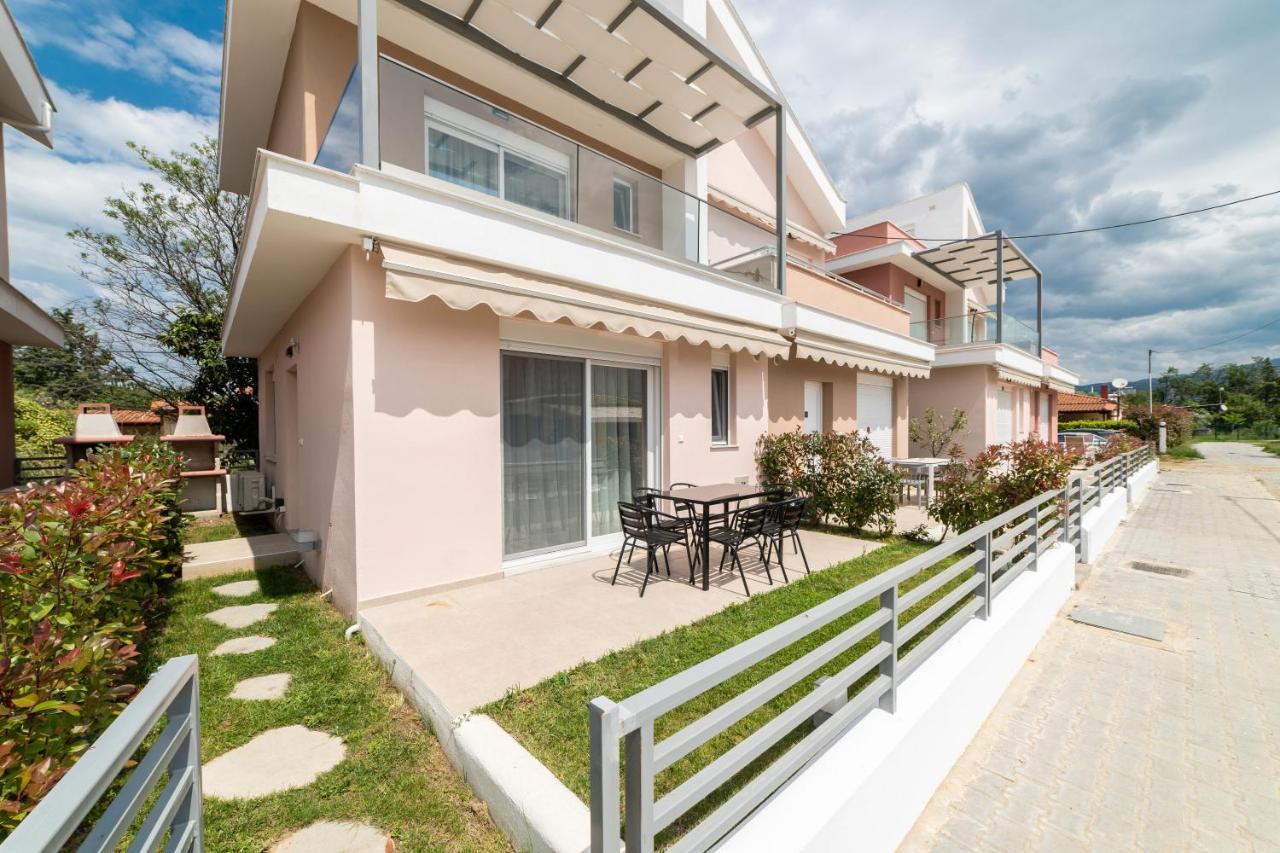 Dionysos Residential Complex Lägenhet Ofrínion Exteriör bild